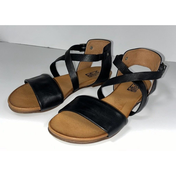 Miz Mooz Shoes - Miz Mooz New York City Aster Flat Sandal Black Women’s Size 7.5 Leather Strap